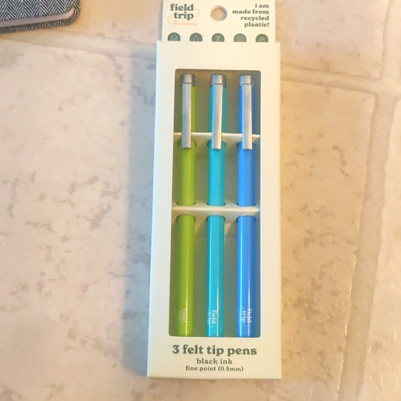 New! 1 ruled journal and 1 pack of felt tip black ink fine point (0.5mm)… - Picture 8 of 11